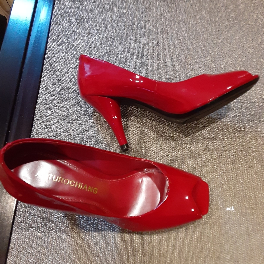 Shoes, open toe